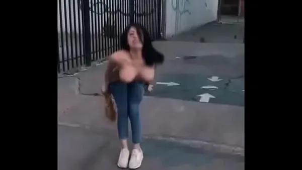 Vroča Busty Mexican Latina gets naked in a public place. Busty Mexican Pack sveža cev
