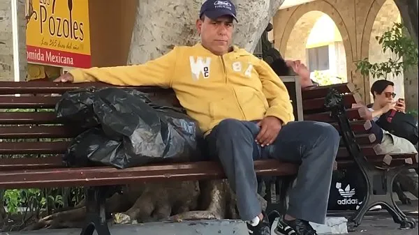 Gorąca Homeless man grabs his cock świeża tuba