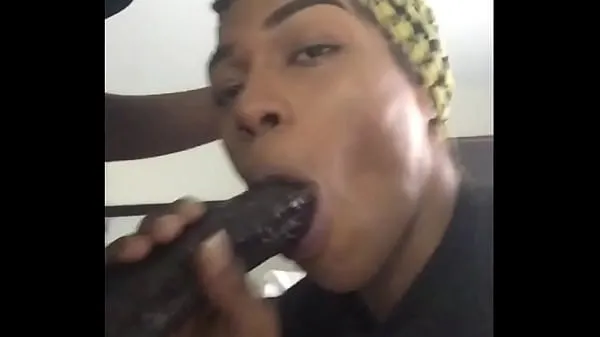 Varm I can swallow ANY SIZE ..challenge me!” - LibraLuve Swallowing 12" of Big Black Dick färsk tub