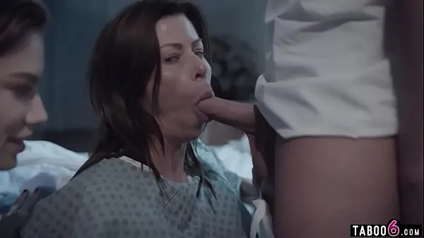Hete Huge boobs troubled MILF in a 3some with hospital staff verse buis