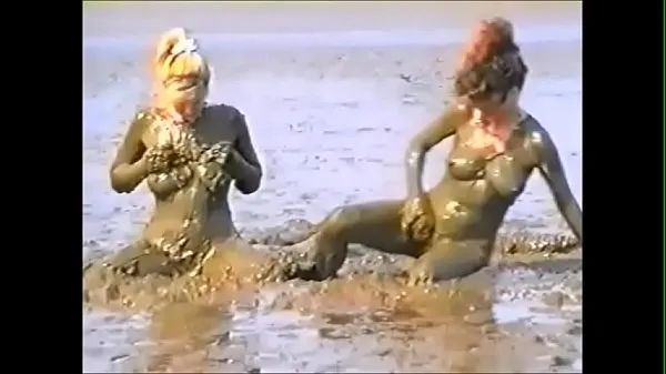 Mud Girls 1 Tiub segar panas