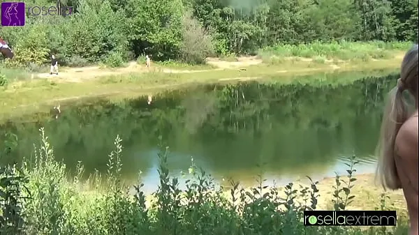 Vroča Public scandal on a bathing lake. Extremely Bukkake, Gagging and Vomit Deepthroats, Mouth Pissing and Mass Mouths insermations for a Blond Girl! Chapter 3 sveža cev