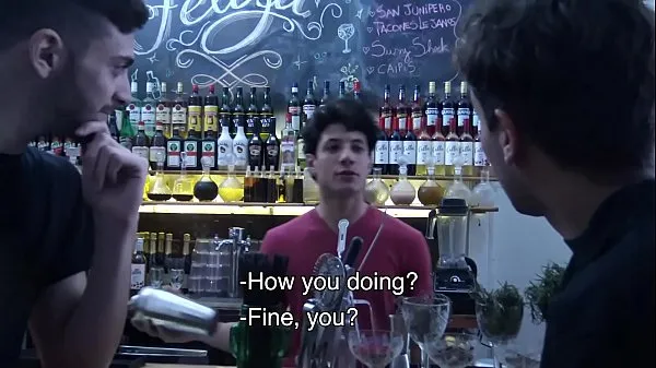 Vroča LatinLeche - Cum Thirsty Boy Sucks A Bartenders Uncut Cock sveža cev