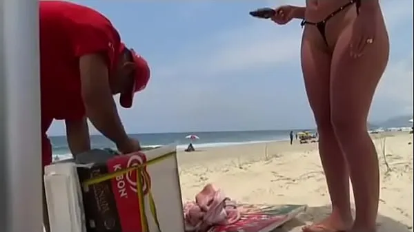 گرم showing off on the beach تازہ ٹیوب