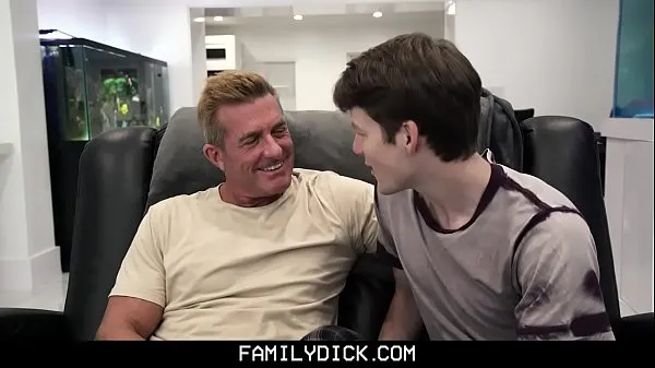 Hete FamilyDick - Sweet Boy Barebacked By His Stepdad While Learning To Workout verse buis