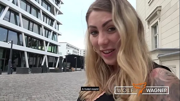Varm Blowjob Queen ▶ MIA BLOW Sucks Dick in Public ▶ then gets BANGED in Hotel! ▁▃▅▆ WOLF WAGNER LOVE färsk tub