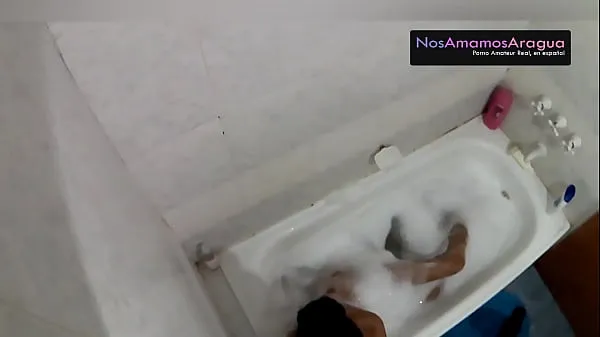 热的 Hidden Latina in the shower and makes a video for her cuckold husband 新鲜的管