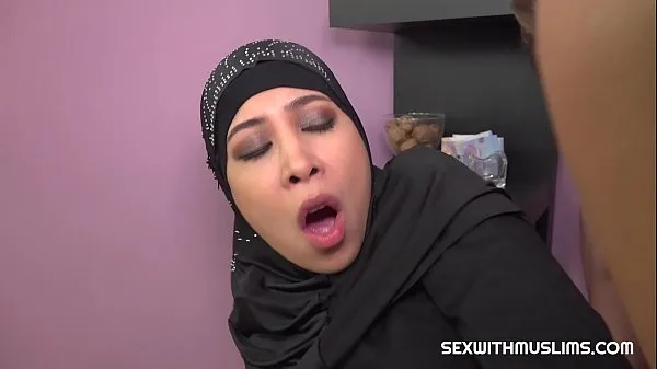 Tabung segar Hot muslim babe gets fucked hard panas