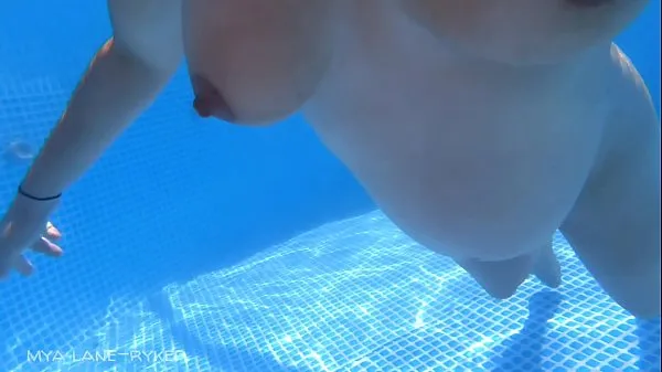 Varm Fucked in an Outdoors Pool while Pregnant färsk tub