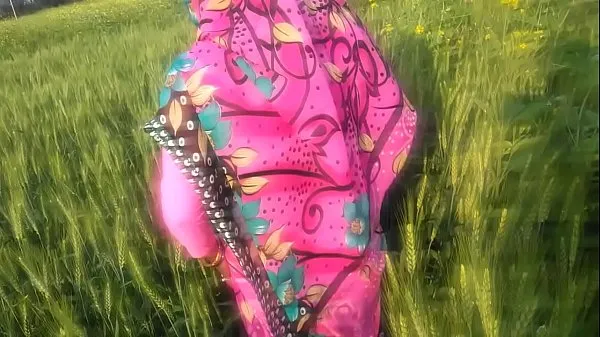 Gorąca Indian Village Bhabhi Outdoor Sex PORN IN HINDI świeża tuba