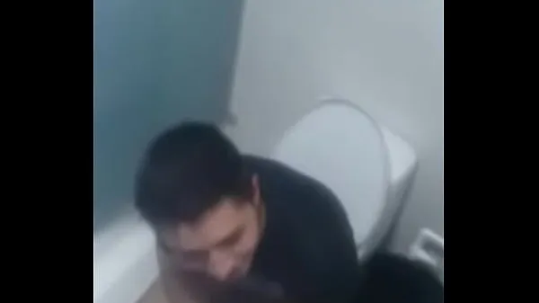 Ống nóng Pillo a mi sobrino viendo porno mientras caga tươi