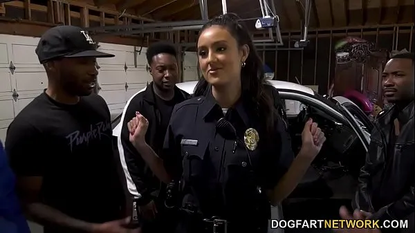 Varm Police Officer Job Is A Suck - Eliza Ibarra färsk tub