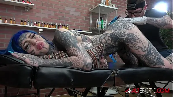 Forró Amber Luke gets a asshole tattoo and a good fucking friss cső