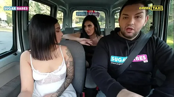 Kuuma SUGARBABESTV: Greek Taxi - Lesbian Fuck In Taxi tuore putki