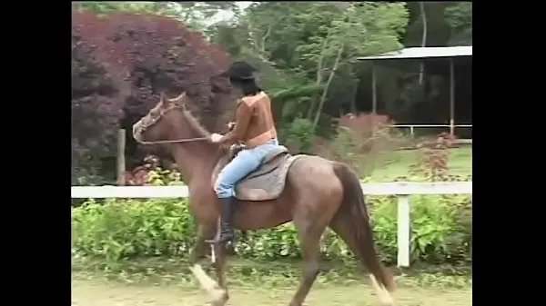 Ống nóng Darkskinned groom helps white chick with raven hair Cristal De Luna to recover from a surprise caused with running away of her horse tươi