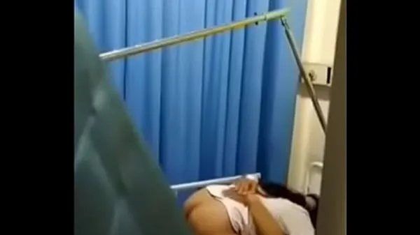 Vroča Nurse is caught having sex with patient sveža cev