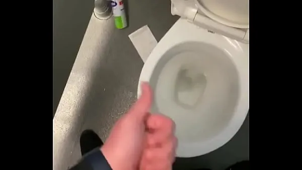 Vroča Cruising In public toilets wanking my hard cock with big cumshot sveža cev