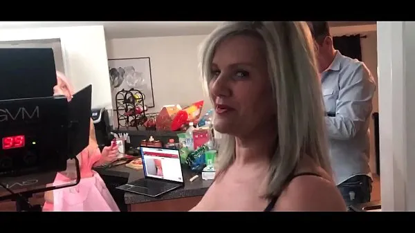 Ống nóng Cosplay amateur sluts sharing dick in POV video tươi
