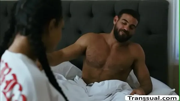 Sıcak Shemale stepdaughter brings her stepdad a breakfast to his that,she seduces him to have sex with starts throatis his big cock passionately and in return,her stepdad fucks her tight wet ass so hard taze Tüp