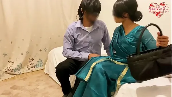 Tabung segar Cheating desi Wife Gets Fucked in the Hotel Room by her Lover ~ Ashavindi panas