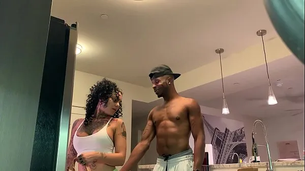 Hete Sexy Latina Putting the Groceries away then take a Big Black Dick (Part 2 verse buis