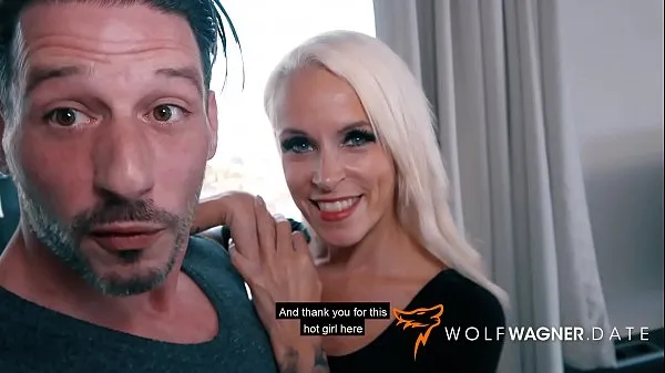 Varm Horny SOPHIE LOGAN gets nailed in a hotel room after sucking dick in public! ▁▃▅▆ WOLF WAGNER DATE färsk tub