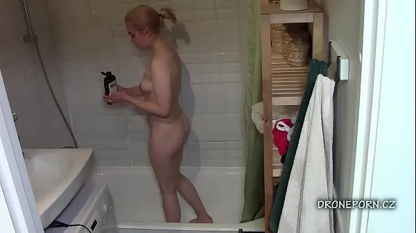 Forró Blonde teen Maya in the shower friss cső
