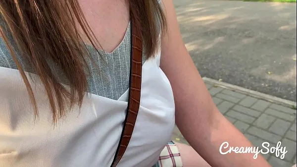 Varmt Surprise from my naughty girlfriend - mini skirt and daring public blowjob - CreamySofy frisk rør