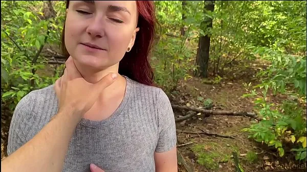 Varm Hot wife KleoModel outdoor sucking dick and cum mouth. Amateur couple färsk tub