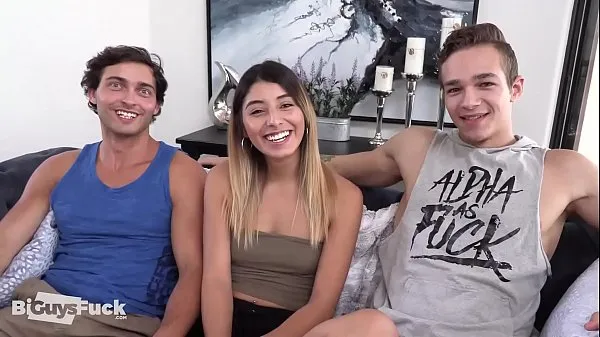 Jayden And Vanessa Take Joe Mason And Get Nasty With Him In His 1st Ever Threeway أنبوب جديد ساخن