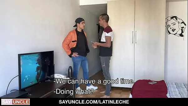 Sıcak Latin boys meet up at the hotel room to experience a kinky time together taze Tüp