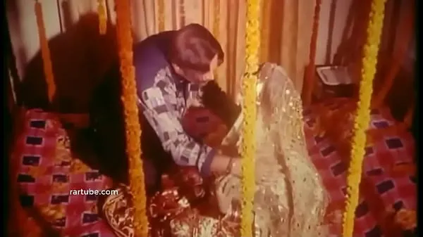 Varm Bangla hot boob exposing pressing sucking song färsk tub