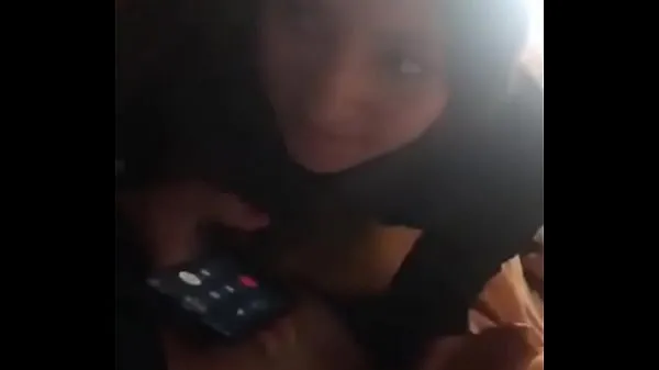 Sıcak Boyfriend calls his girlfriend and she is sucking off another taze Tüp