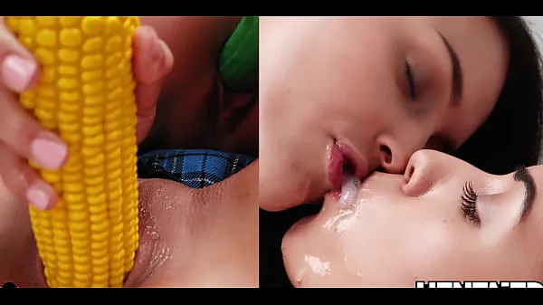 Ống nóng Cucumber and Banana in creamy pussy of two girls tươi