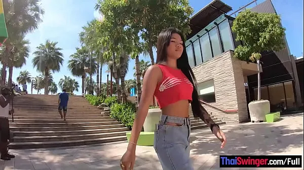Hete Amateur Thai teen with her 2 week boyfriend out and about before the sex verse buis
