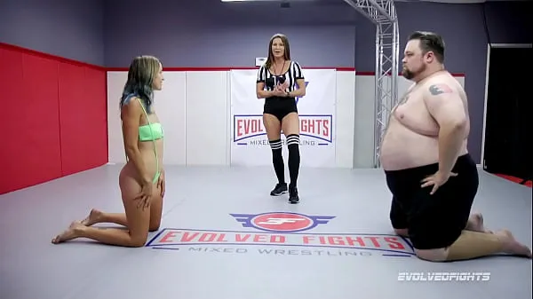 ร้อนแรง Mixed Wrestling Fight with Vinnie O'Neil wrestling newcomer Stacey Daniels and getting sucked หลอดสด