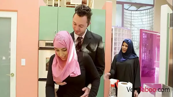 Ống nóng I Always Wanted To Fuck My StepDaughter While She Wore A Hijab tươi
