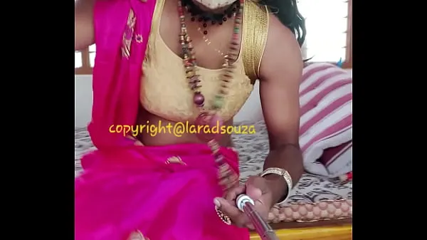 Quente Indian crossdresser Lara D'Souza sexy video in saree 2 tubo fresco
