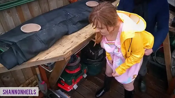 Innocent Redhead Get's Caught in Shed and Butt Fucked - ShannonHuxley أنبوب جديد ساخن