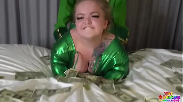 Ống nóng Fucking a Leprechaun on Saint Patrick’s day tươi