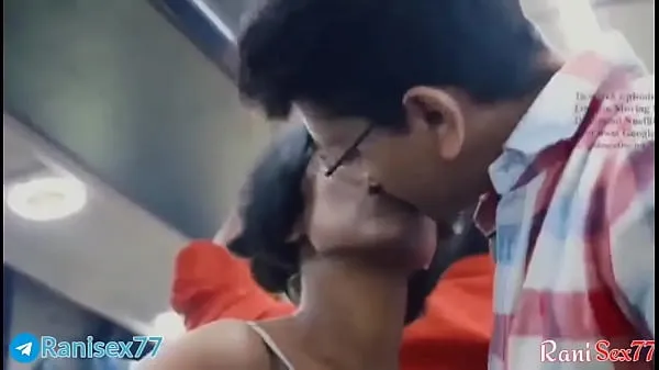 Vroča Teen girl fucked in Running bus, Full hindi audio sveža cev