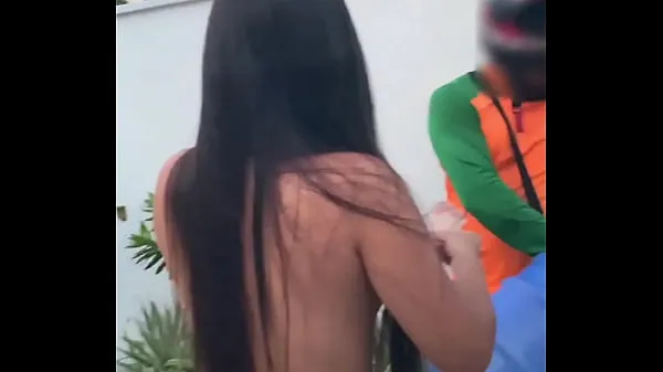 热的 Naughty wife received the water delivery boy totally naked at her door Pipa Beach (RN) Luana Kazaki 新鲜的管