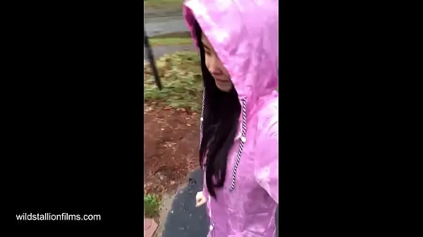 Ống nóng Chinese Teen stars in Bollywood Spectacular and then flashes big breasts outdoors in the rain tươi