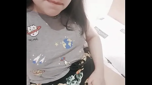 ร้อนแรง Cute petite girl records a video masturbating - Hana Lily หลอดสด