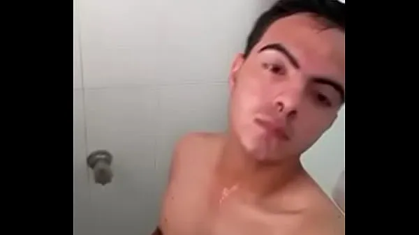 Hete Teen shower sexy men verse buis