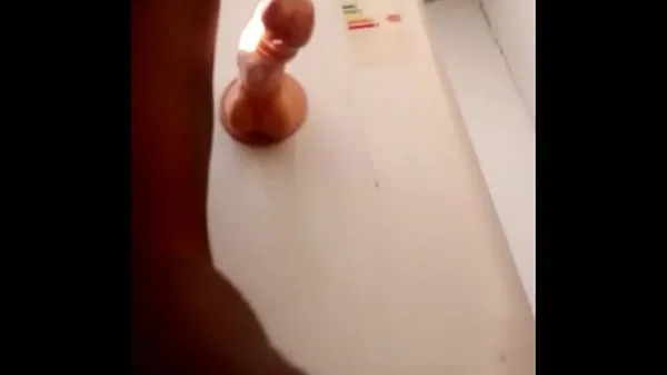 Tabung segar Big dildo in the vagina in front of the house panas