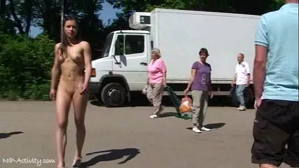 Forró July - Cute German Babe Naked In Public Streets friss cső
