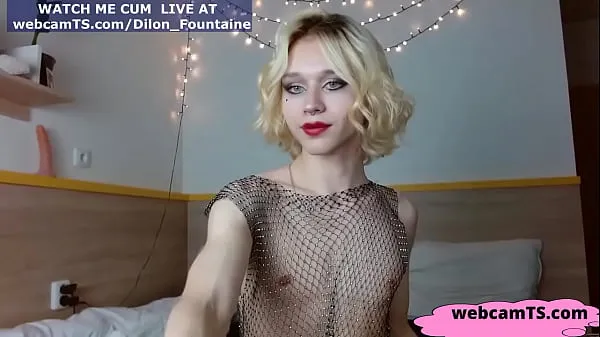 گرم Blonde TS Femboy masturbates live at تازہ ٹیوب