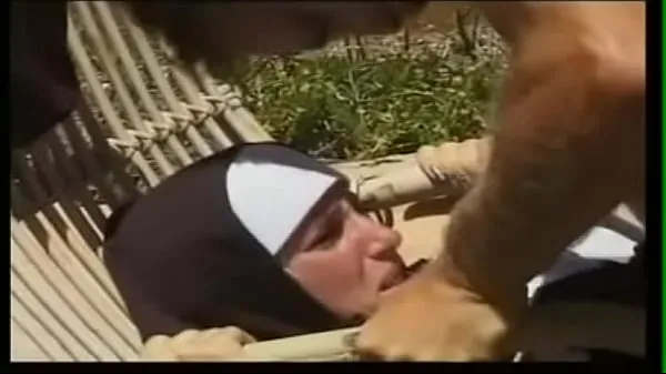 Forró The Nun Story friss cső
