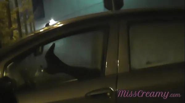 गरम Sharing my slut wife with a stranger in car in front of voyeurs in a public parking lot - MissCreamy ताज़ा ट्यूब